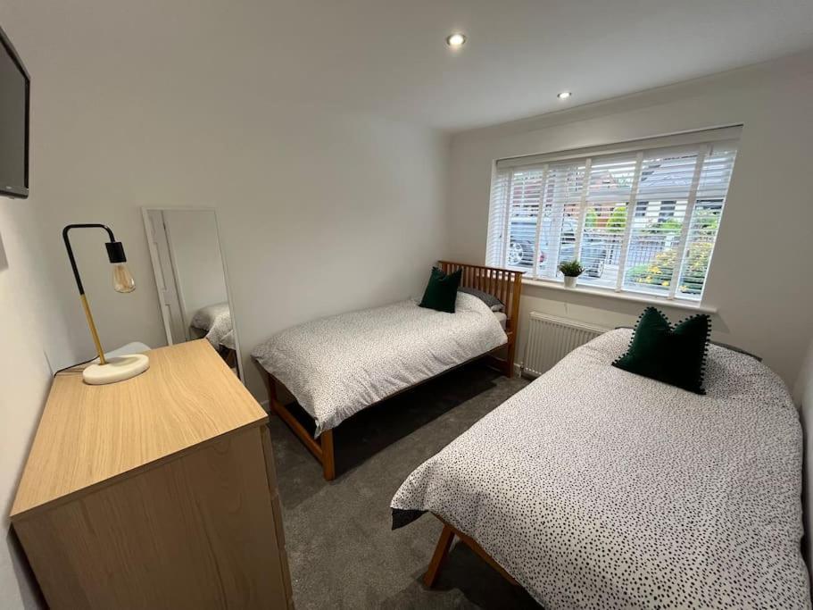 Idyllic Bungalow, Ideal Location In West Lancashire Burscough Esterno foto