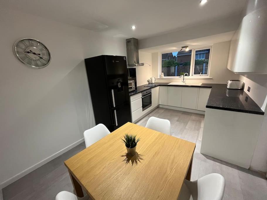 Idyllic Bungalow, Ideal Location In West Lancashire Burscough Esterno foto